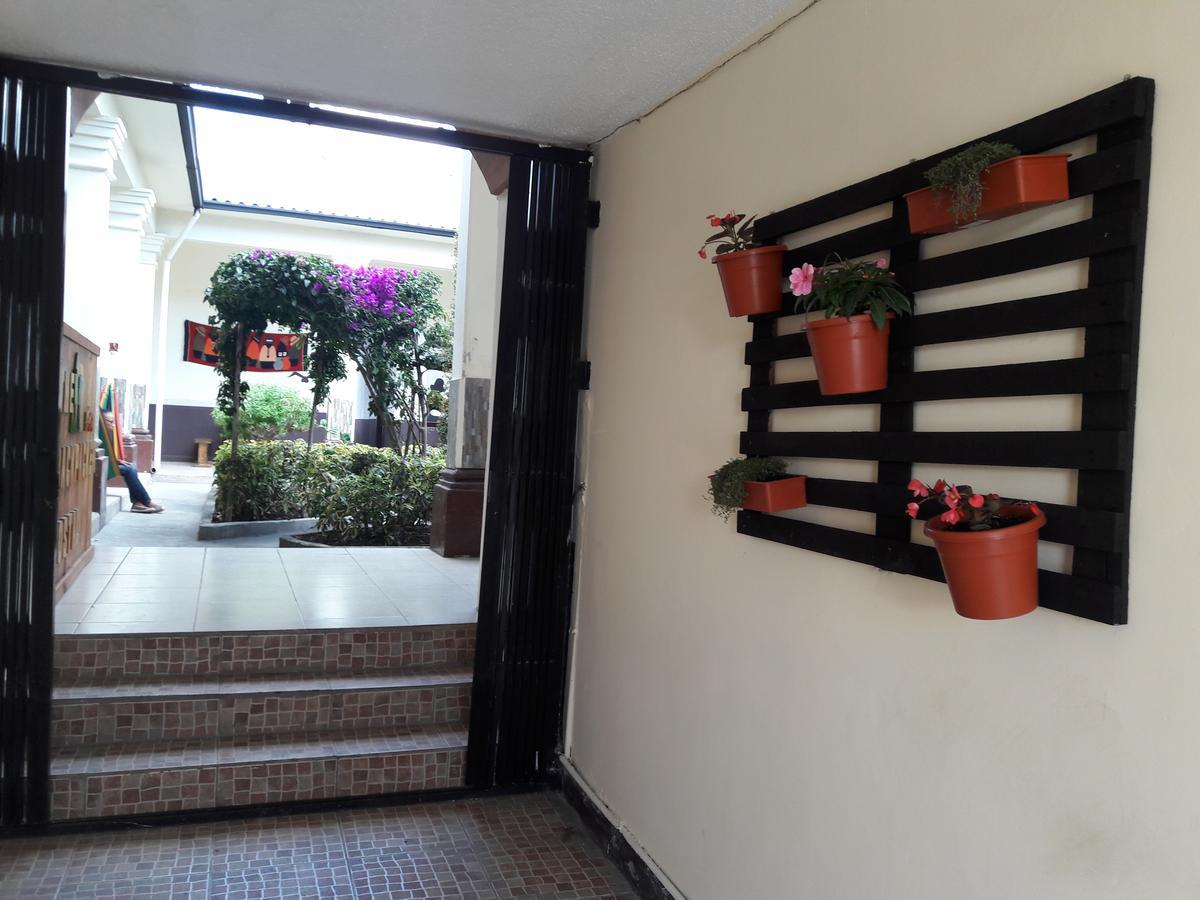 The Backpacker Hostal 伊瓦拉 外观 照片