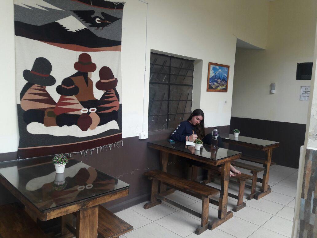 The Backpacker Hostal 伊瓦拉 外观 照片